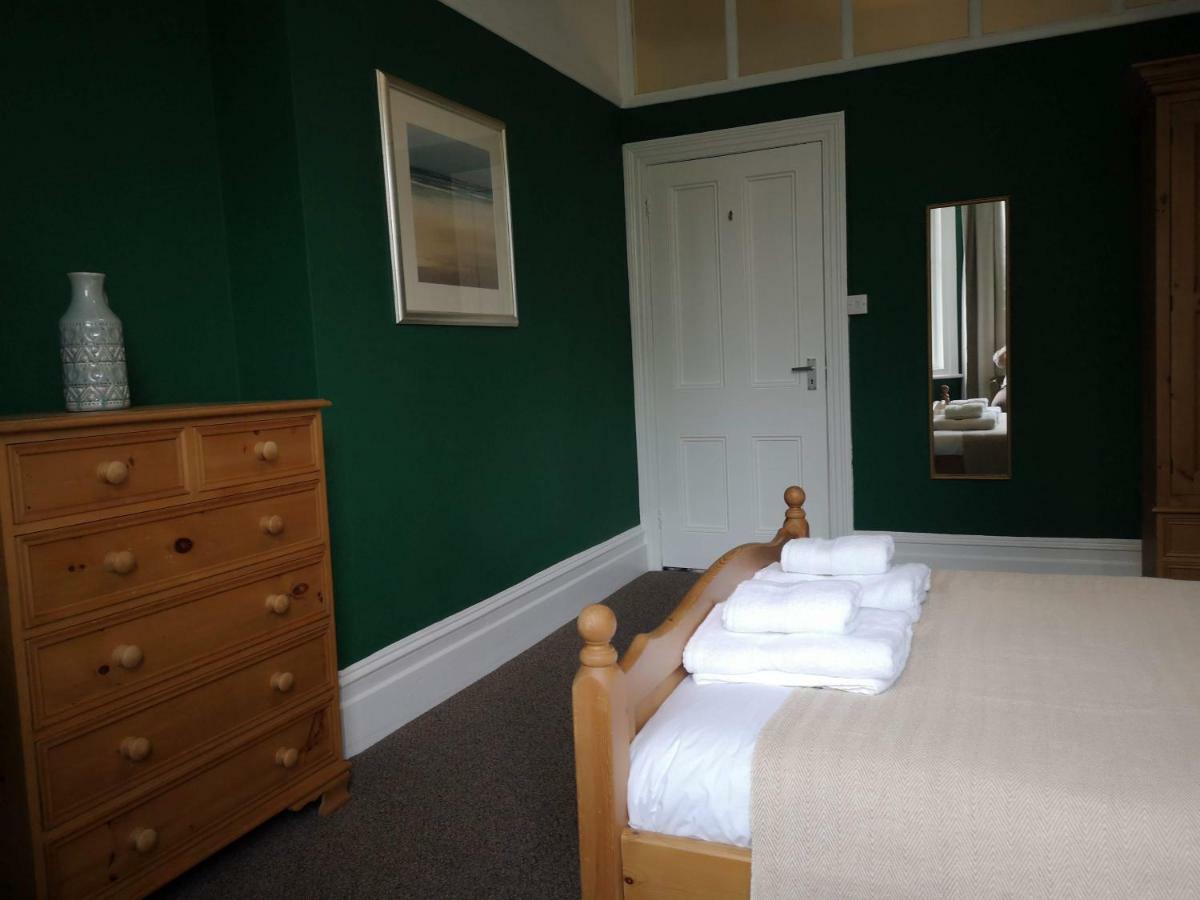 2 Bedroom Apartment At Kent Escapes Short Lets & Serviced Accommodation Kent, Bouverie Escape Folkestone With Wifi Ngoại thất bức ảnh